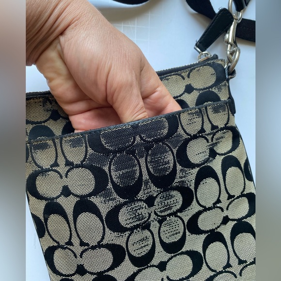 Vintage Coach Black Canvas Monogram Crossbody Messenger Bag Purse Handbag - Picture 9 of 11